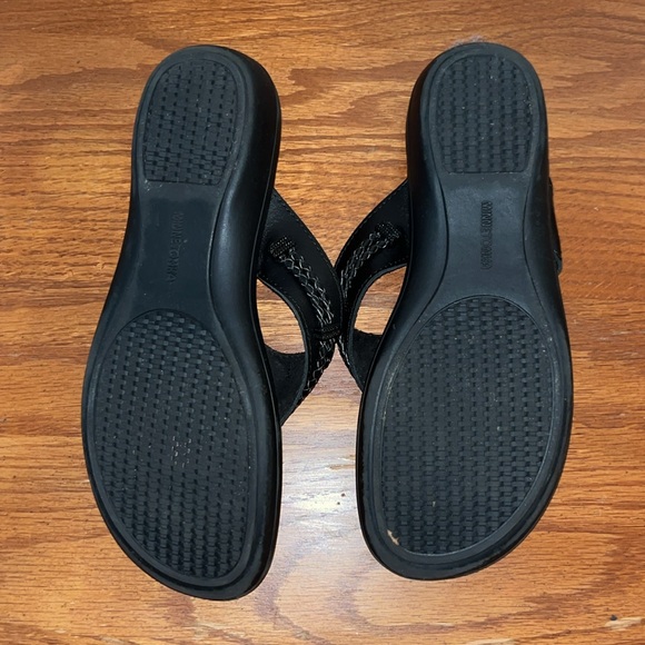 Black Minnetonka Sandals Size 10 - Picture 3 of 4